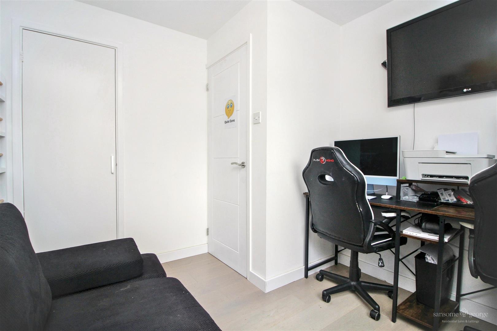 Cornwall Close, Tilehurst, Reading